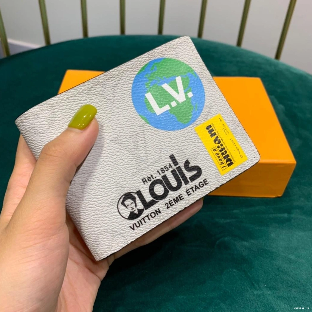 WIS MULTIPLE WALLET LOUIS VUITTON 1110